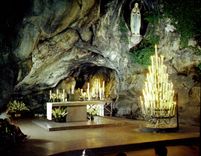 CPM Lourdes la Grotte Miraculeuse 