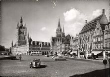 CPM Ypres les Halles Automobile