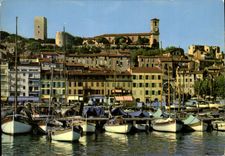 CPM Cannes un coin du Port le Quai St Pierre et le Suquet 