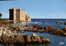 CPM La Cote d'Azur Les Iles de Lerins Ile Saint Honorat A M le Monastere fortifie edifie en 1088 rem