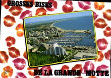 CPM Le Languedoc la Grande Motte Herault vue generale aerienne au premier plan la Grande Pyramide et