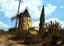 CPM En Provence Fontvieille Bouches du Rhone le moulin de Daudet 