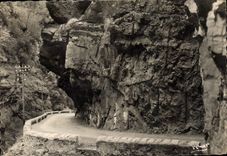 CPM Env de Beuil A M le route des Gorges du Cians 