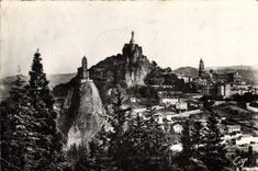 CPM Le Puy Vue prise a travers les Pins 