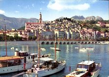 CPM Les Sites Merveilleux de la Cote d'Azur Menton A M la vieille ville vue du port 