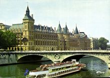 CPM Paris Palais de Justice Sainte Chapelle vus de la Seine 