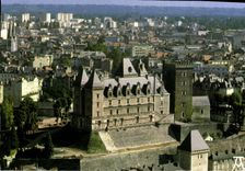 CPM Les Pyrenees Pau Pyr Atl le Chateau de Henri IV et la Tour de la Monnaie vue aerienne 