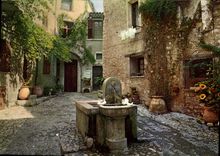 CPM Saint Paul Cote d'Azur la Placette Fontaine aux colombes 