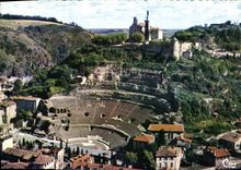 CPM Vienne Isere Vue aerienne le Theatre Antique et N D de Pipet 