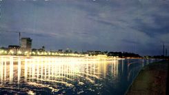 CPM Vichy Allier son bassin de sports nautique internationaux Feeries de lumieres sur le Lac d'Allie