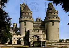 CPM Pierrefonds Oise L'Entree du Chateau 