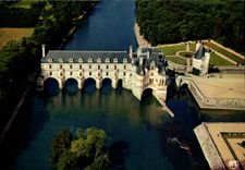 CPM Merveilles du Val de Loire le Chateau et les jardins 