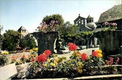 CPM Aubazine Correze Les parterres de fleurs 