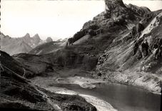 CPM Valloire Savoie Lac des Cerces et vue des Aiguilles d'Arves 