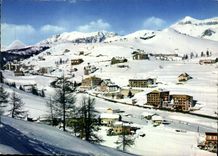 CPM Les Alpes Maritimes Valberg L'Hotel l'Adrech de Lagas et les nouveaux immeubles sur la route de 