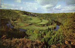 CPM La Creuse pittoresque la Boucle de la Creuse devant le Village du 