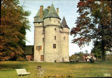 CPM En Creuse Vacances Heureuses Environs d'Aubusson Chateau de Saint Maixent 