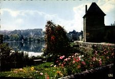 CPM Le Limousin Pittoresque Peyrat le Chateau la tour XI S ancienne demeure des Princes de Lusignan 