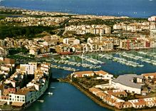 CPM En Parcourant la Cote Mediterraneene Agde et ses Plages Herault le Cap d'Agde vue aerienne 