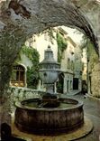 CPM La Cote d'Azur inoubliable Saint Paul de vence la fontaine 