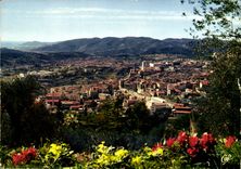 CPM Cote d'Azur Carrefour Mondial du Tourisme Grasse Ville des Fleurs et des Parlums Vue generale Au