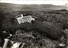 CPM La Cote d'Azur Vallauris A M Vue aerienne sur le Centre Helio Marin dans le fond la Mer et la Ch