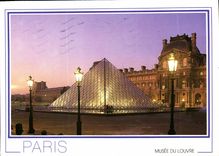 CPM Paris Musee du Louvre la cour Napoleon et la Pyramide etablissement Public du Grand Louvre 