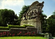 CPM Ars et couleurs Cambrai Nord le monument aux Morts 