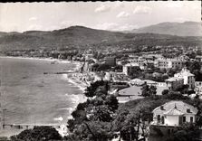 CPM Juan les Pins vue generale la ville et la plage 