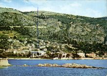 CPM Cote d'Azur Beaulieu sur mer vue generale au fond la moyenne et la grande Corniche 
