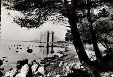 CPM La Cote d'Azur Cannes Iles des Lerins le monastere fortifie de L'Ile St Honorat 