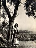 CPM Nice Jeune Fille en costume local vue prise de St Pierre de Ferie 