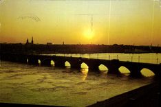 CPM Bordeaux Gironde Coucher de soleil et le pont de pierre 