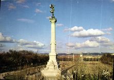 CPM Bordeaux le Monument des Girondins et la Place des Quinconcens 