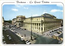 CPM Bordeaux le Grand Theatre et la Place de la Comedie 
