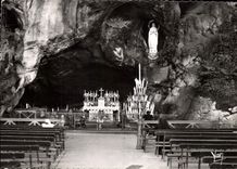 CPM Lourdes La Grotte Miraculeuse 