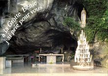 CPM Lourdes Hautes Pyrenees La Grote Miraculeuse 
