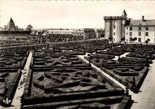 CPM Villandry Le Chateau Vue panoramique sur le Jardin et le Canal 