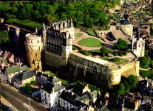 CPM Amboise Indre et Loire Vue aerienne sur le chateau du XV siecle 