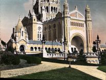 CPM La Basilique de Lisieux Vue d'ensemble 