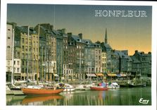 CPM Honfleur Calvcados Le Vieux bassin le quai Sainte Catherine et ses facades typiques 