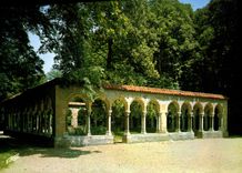CPM Tarbes Le Cloitre XIV s dans le Jardin Massey 