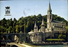 CPM Lourdes La Basilique le Gave et le nouveau Pont inaagure le 25 Mars 1966 
