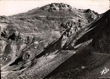 CPM Les Pyrenees La route a Peage du Pic du Midi Bigorre 