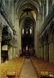 CPM Bayeux Interieur de la Cathedrale la Nef 
