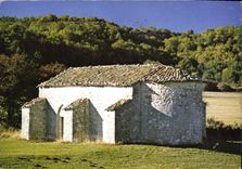 CPM Chapelle de Mouen Age dans le Haut Pays Provencal 