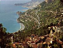 CPM La Cote d'Azur Roquebrune Village Vue generale le chateau du Xe s et vue sur Monaco Monte Carlo 