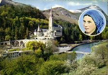 CPM Lourdes La Basilique le Gave et les nouveaux Pmts inagures le Mars 1966 