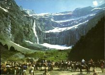 CPM Les Pyrenees Gavarnie Le Cirque et la Cascade 