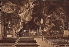 CPM Lourdes La Grotte Miraculeuse 